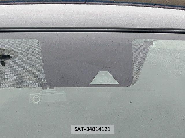 Nissan NOTE 2018-06 8246215-11