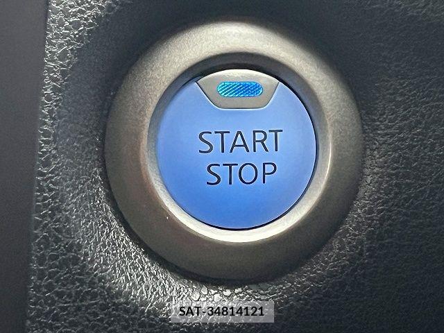 Nissan NOTE 2018-06 8246215-16