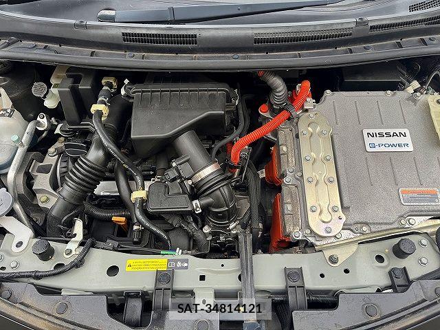 Nissan NOTE 2018-06 8246215-27