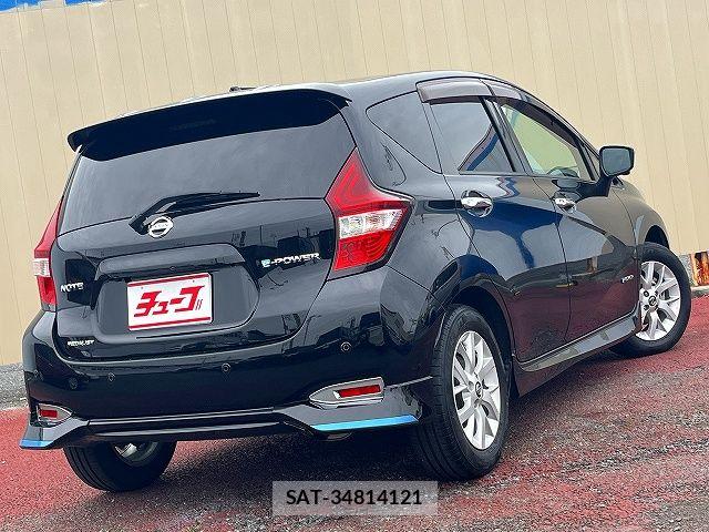 Nissan NOTE 2018-06 8246215-2