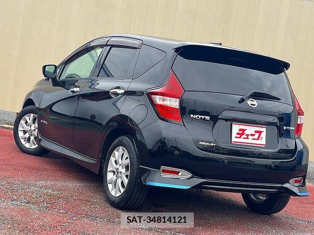 Nissan NOTE 2018-06 8246215-8