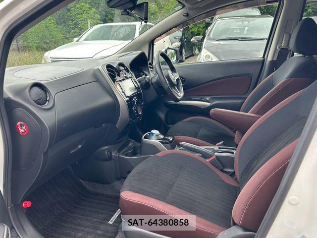 Nissan NOTE 2018-02 8246222-11