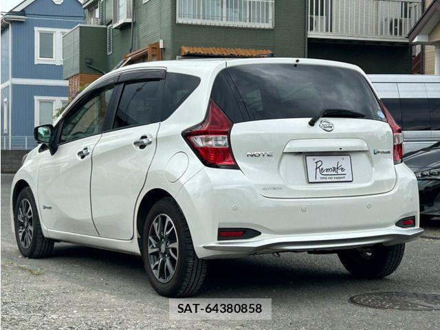 Nissan NOTE 2018-02 8246222-6