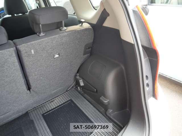 Nissan NOTE 2015-02 8246230-23