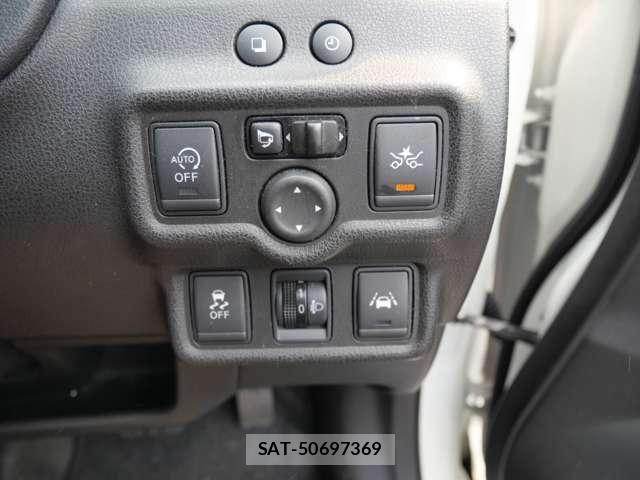 Nissan NOTE 2015-02 8246230-25