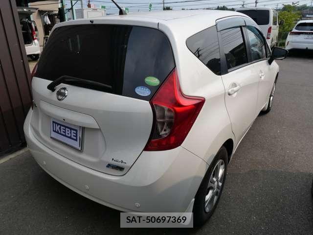 Nissan NOTE 2015-02 8246230-4