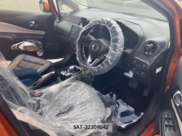 Nissan NOTE 2016-11 8246227-12