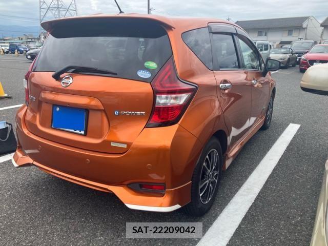 Nissan NOTE 2016-11 8246227-2