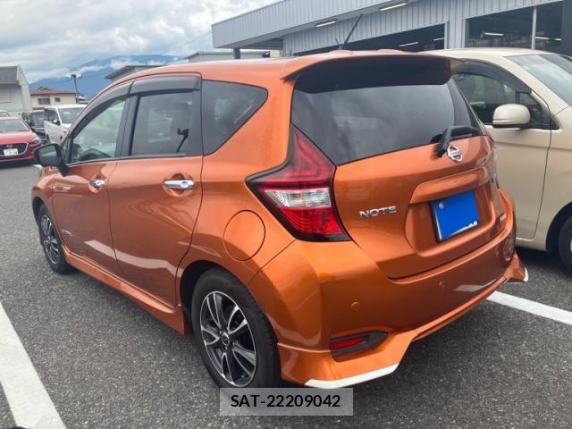Nissan NOTE 2016-11 8246227-3