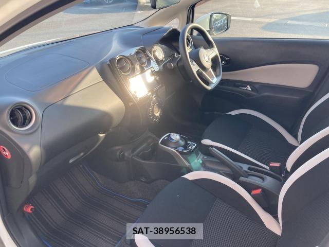 Nissan NOTE 2017-11 8246216-22