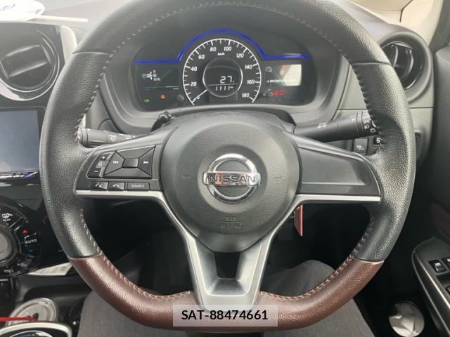 Nissan NOTE 2017-04 8246223-16