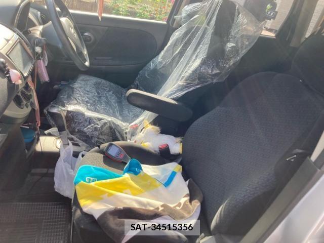 Nissan NOTE 2012-02 8246233-9