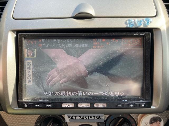 Nissan NOTE 2012-02 8246233-15