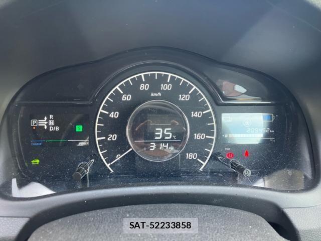 Nissan NOTE 2017-08 8316120-14