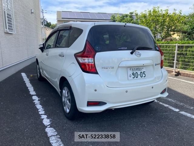 Nissan NOTE 2017-08 8316120-5