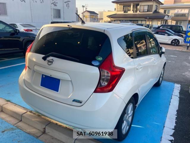 Nissan NOTE 2013-11 8316147-2