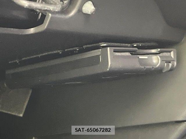 Nissan NOTE 2015-06 8316114-6