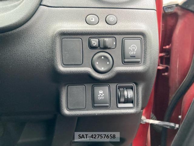Nissan NOTE 2013-08 8316151-17