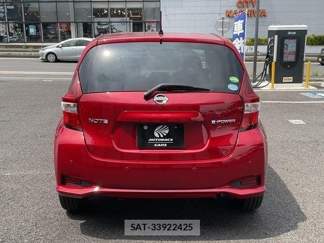 Nissan NOTE 2018-02 8316103-9