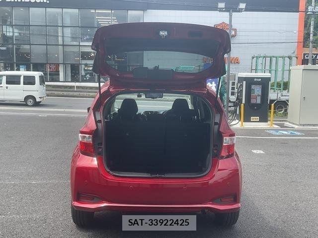 Nissan NOTE 2018-02 8316103-13
