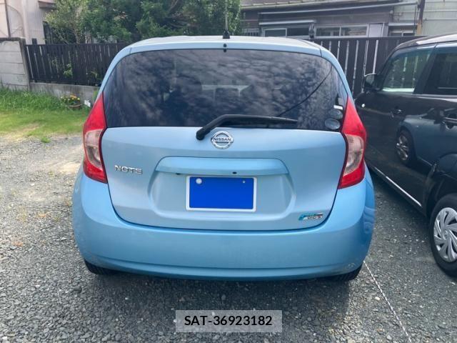 Nissan NOTE 2012-12 8316136-3