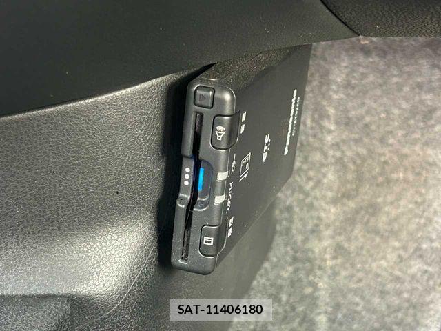 Nissan NOTE 2017-09 8316119-12