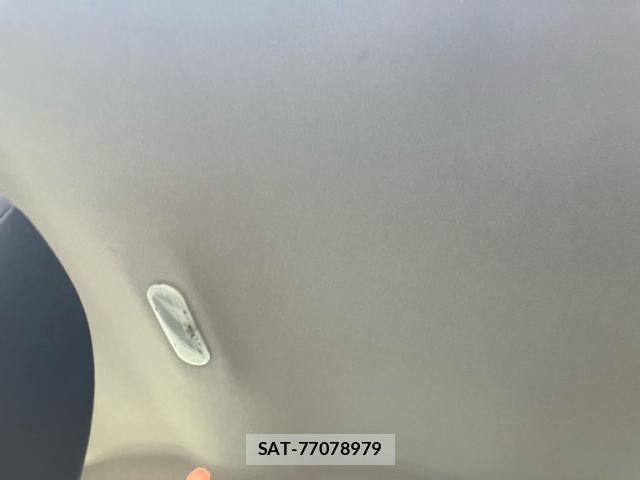 Nissan NOTE 2017-10 8316131-26