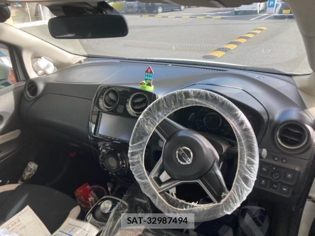 Nissan NOTE 2018-11 8337219-9