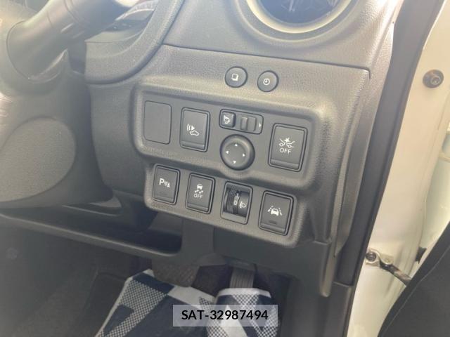 Nissan NOTE 2018-11 8337219-11