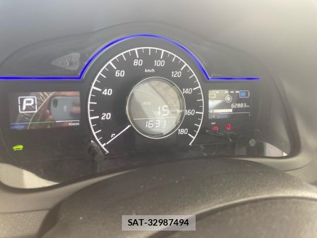Nissan NOTE 2018-11 8337219-16