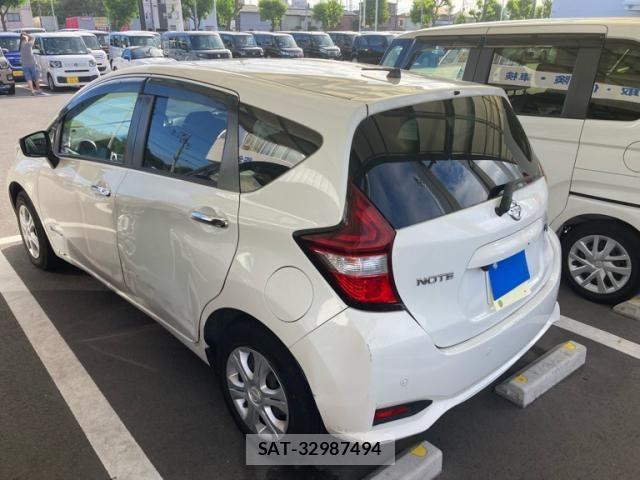 Nissan NOTE 2018-11 8337219-3