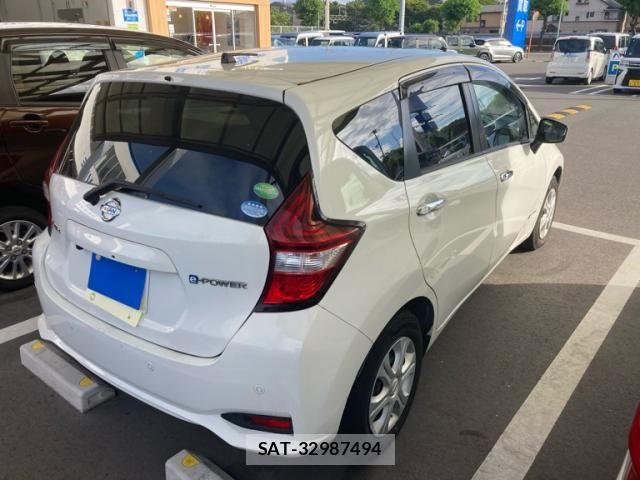 Nissan NOTE 2018-11 8337219-4