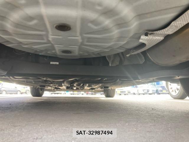 Nissan NOTE 2018-11 8337219-6