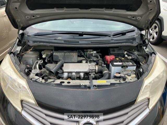 Nissan NOTE 2013-02 8337232-10