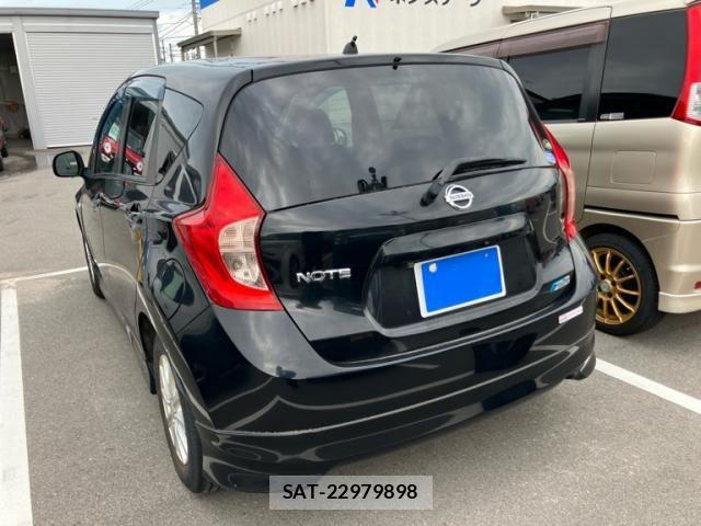 Nissan NOTE 2013-02 8337232-1