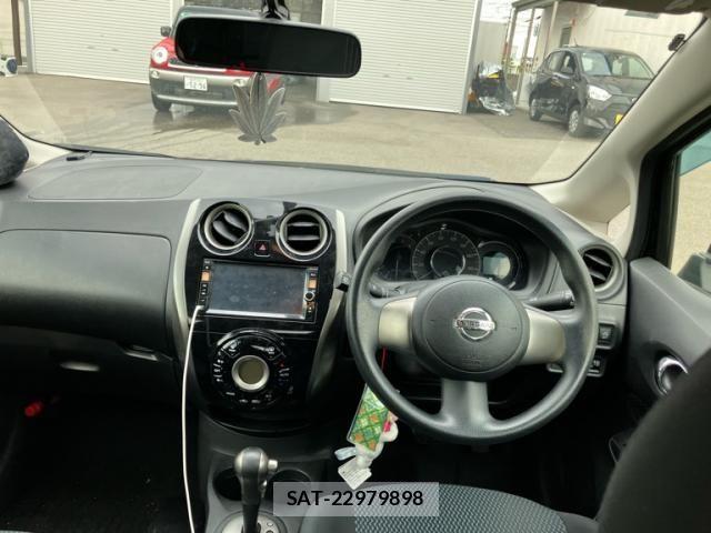 Nissan NOTE 2013-02 8337232-2