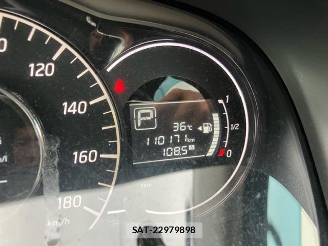 Nissan NOTE 2013-02 8337232-3