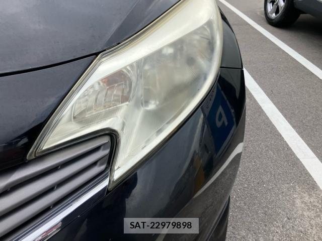 Nissan NOTE 2013-02 8337232-7