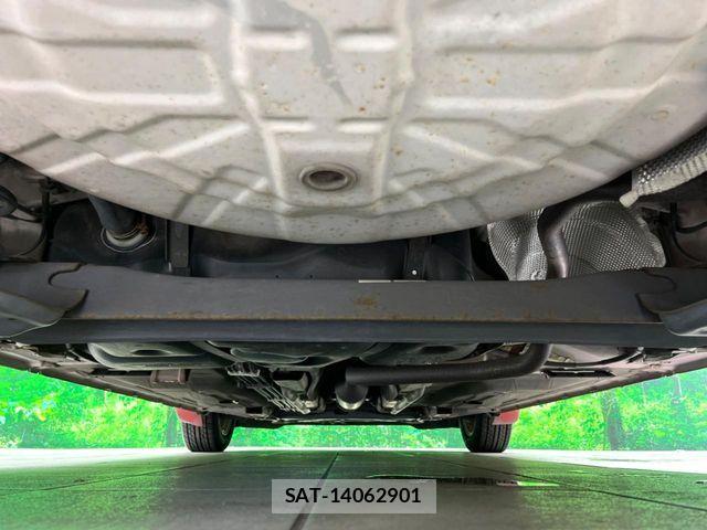 Nissan NOTE 2013-05 8337224-18