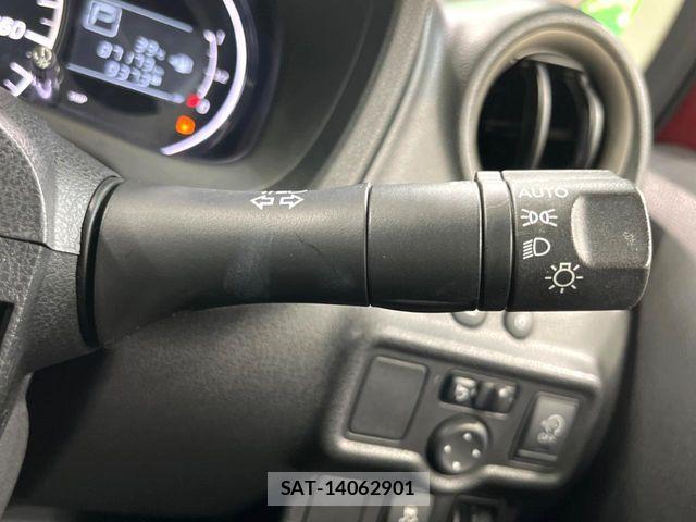 Nissan NOTE 2013-05 8337224-6