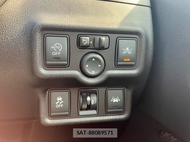 Nissan NOTE 2016-02 8337221-16