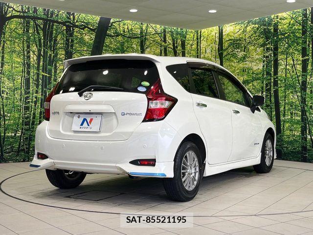 Nissan NOTE 2016-11 8337215-17