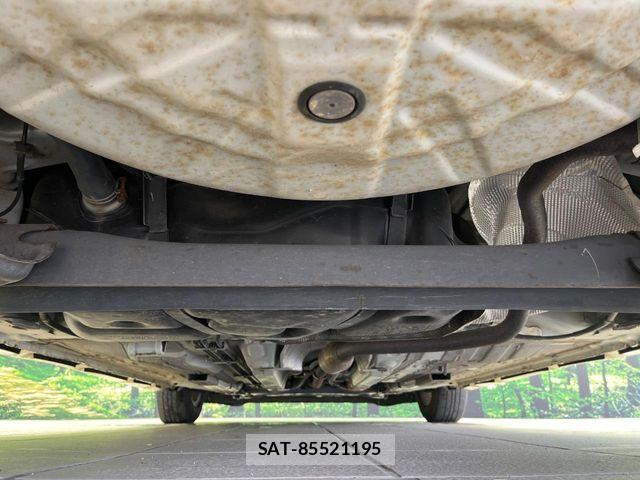 Nissan NOTE 2016-11 8337215-19