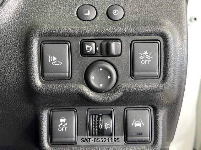 Nissan NOTE 2016-11 8337215-4