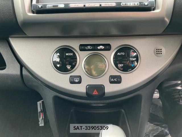 Nissan NOTE 2011-08 8337230-16
