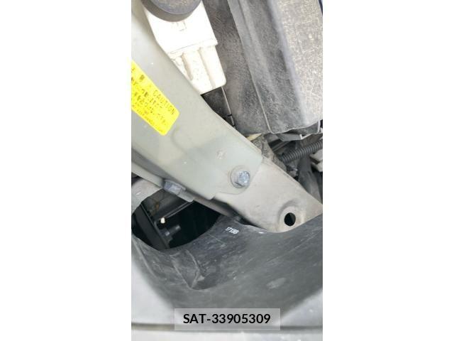 Nissan NOTE 2011-08 8337230-26
