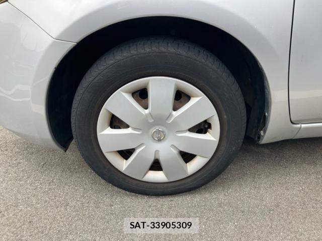 Nissan NOTE 2011-08 8337230-4