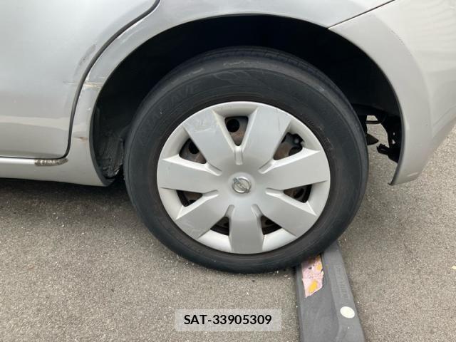 Nissan NOTE 2011-08 8337230-5