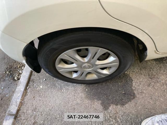 Nissan NOTE 2013-05 8337228-5