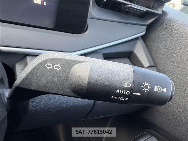 Nissan NOTE 2022-11 8337200-26